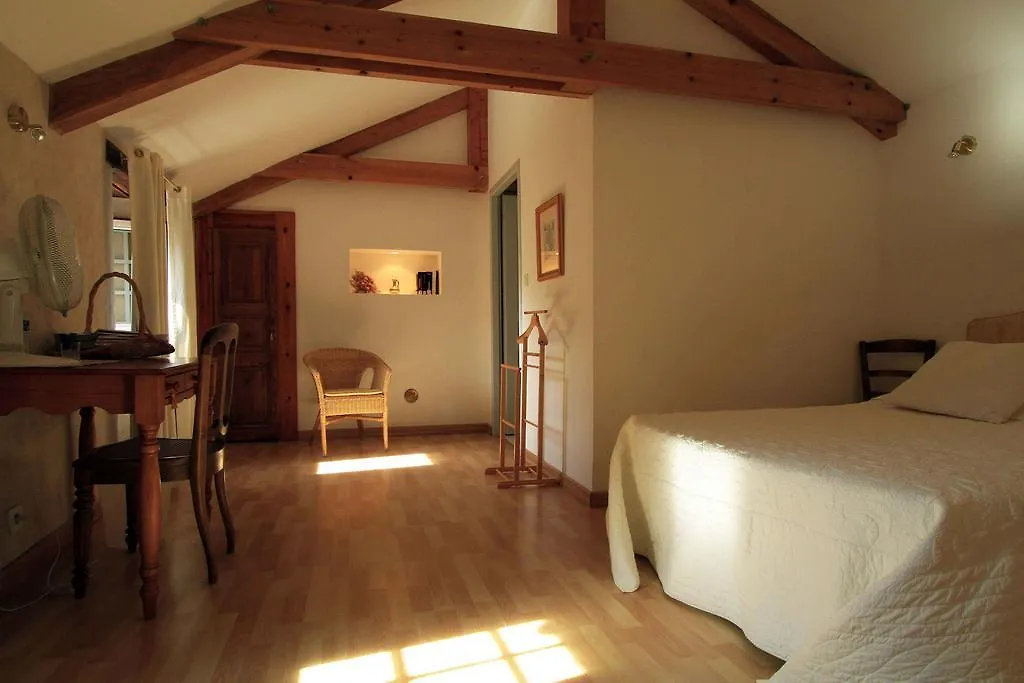 Couette-café Bed and Breakfast Domaine Sermet à Calmels-et-le-Viala
